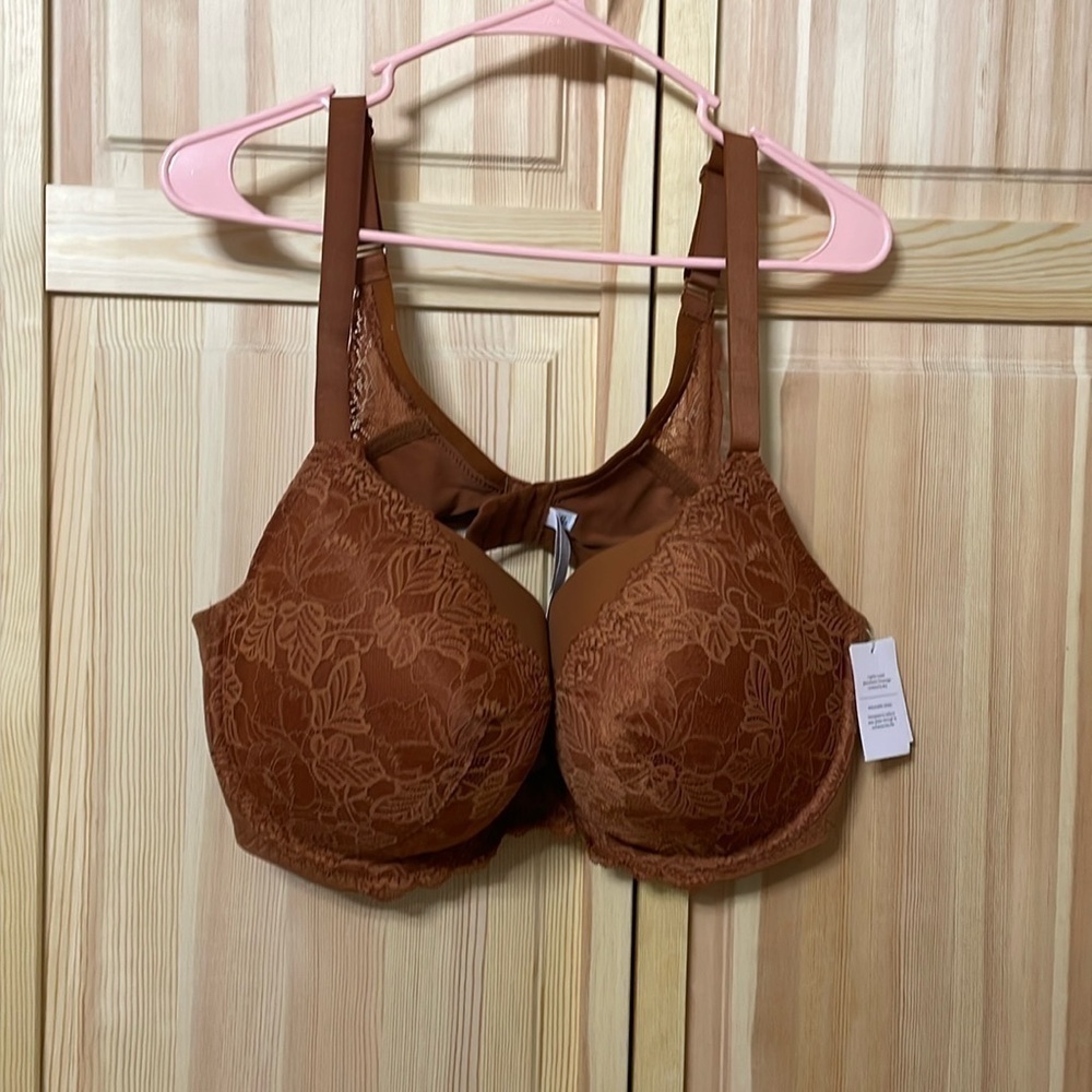 T5. Auden 44DD